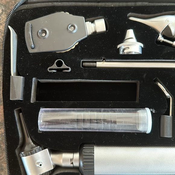 ADC otoscope/opthalmoscope set - Picture 5 of 9